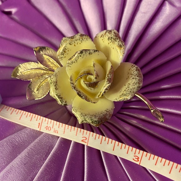 VINTAGE rose brooch - Picture 2 of 6